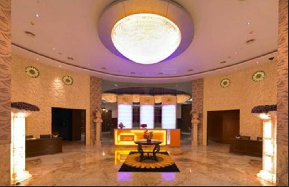 Royal Orchid Central Kireeti Hampi, Hospet Exterior foto