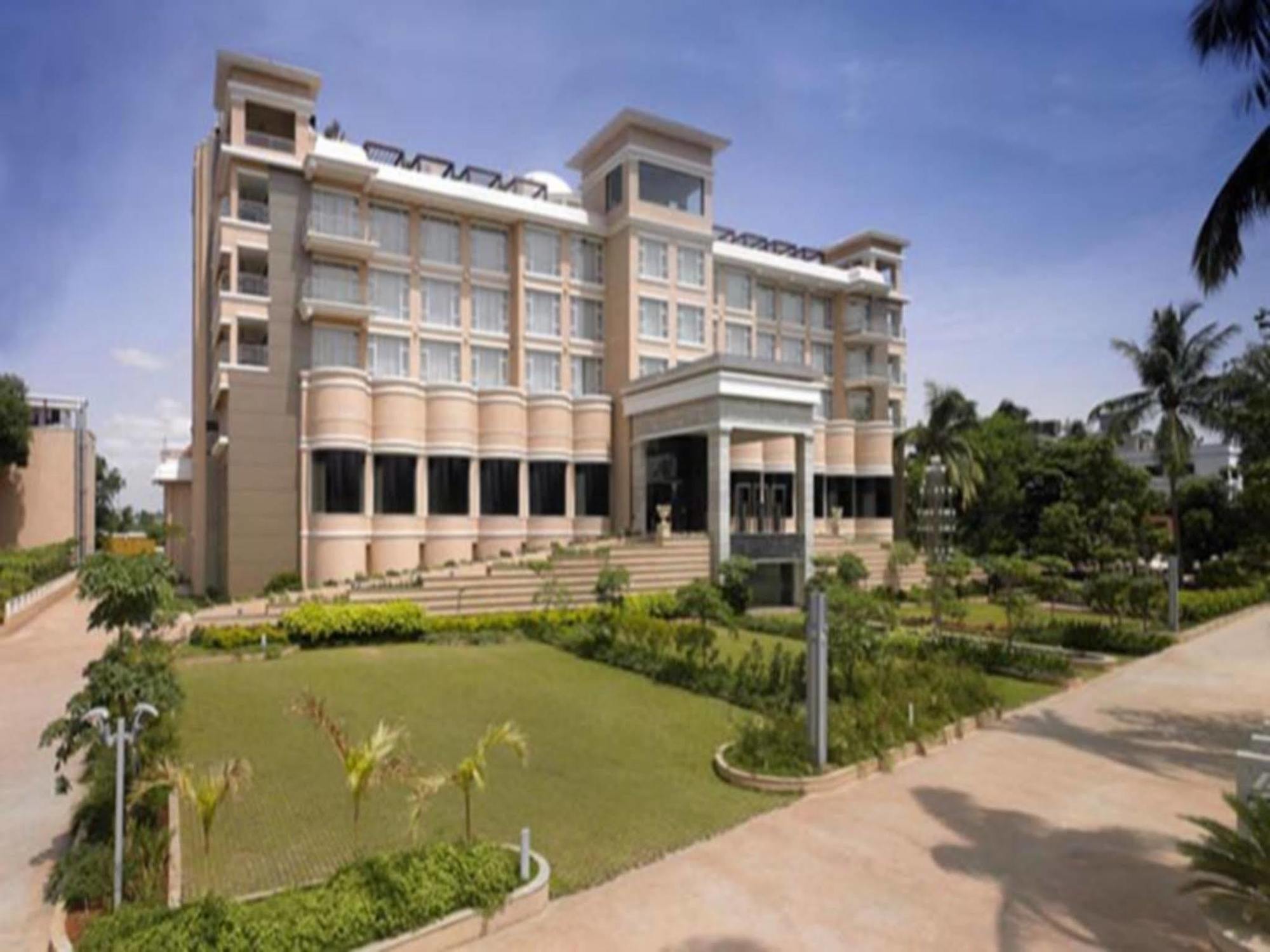 Royal Orchid Central Kireeti Hampi, Hospet Exterior foto