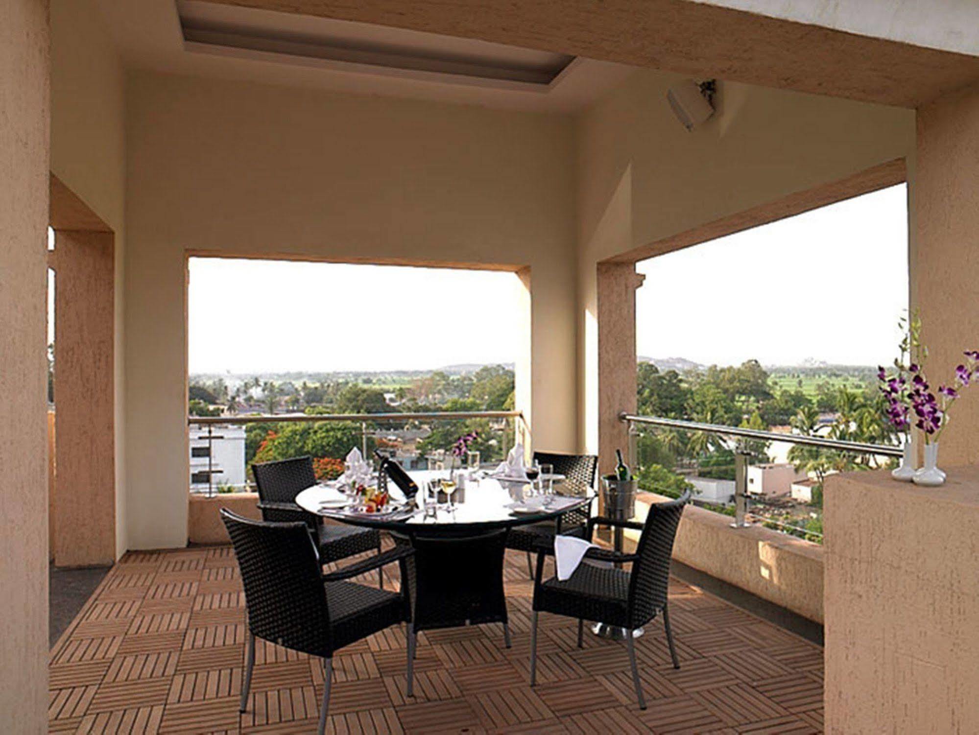Royal Orchid Central Kireeti Hampi, Hospet Exterior foto